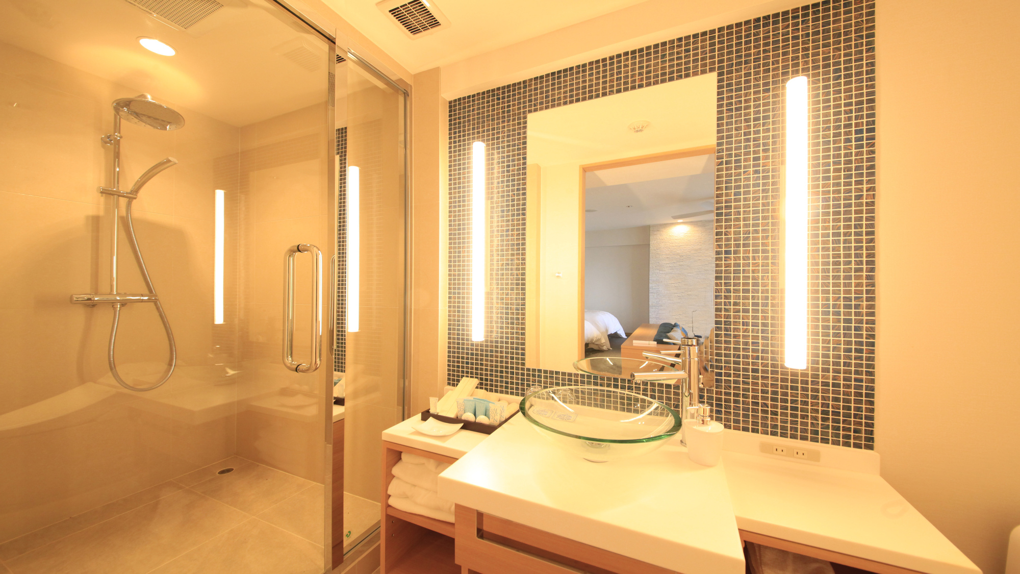 ジュニアテラススイート（シャワールーム）