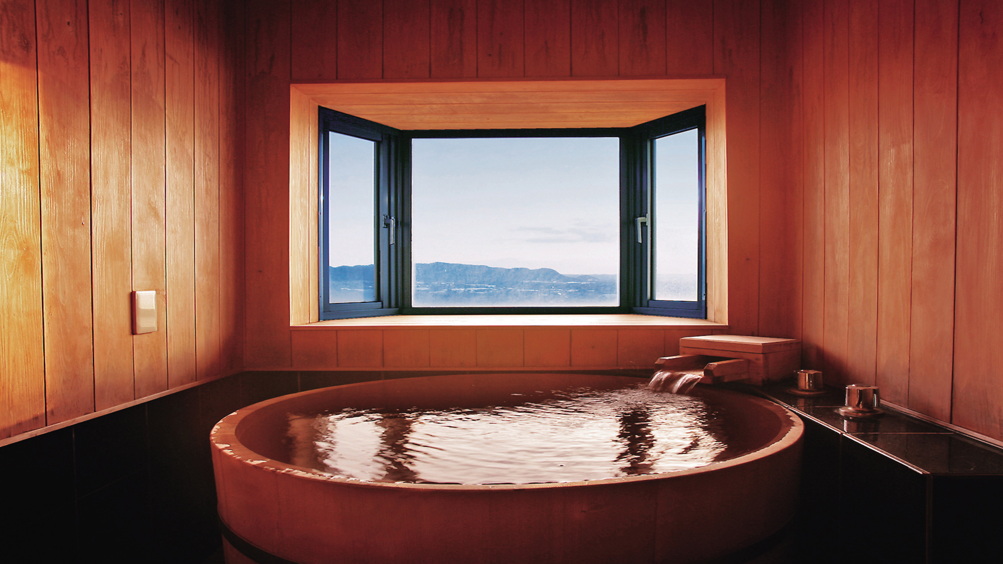 【最上階】パノラマコーナースイート「日の出」（バスルーム）