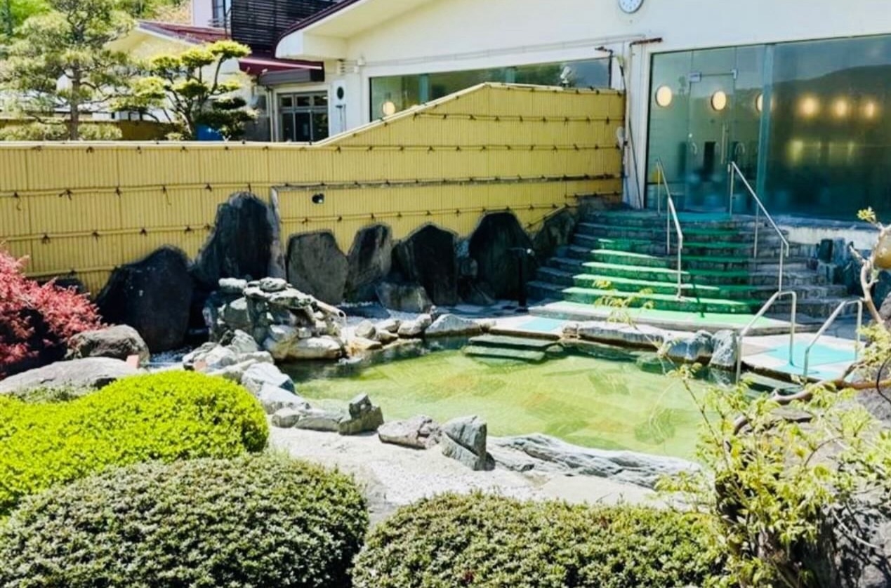 【１泊２食】夕食のメイン料理　麦豚しゃぶしゃぶまたは北陸海鮮鍋