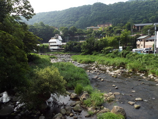 早川の流れ