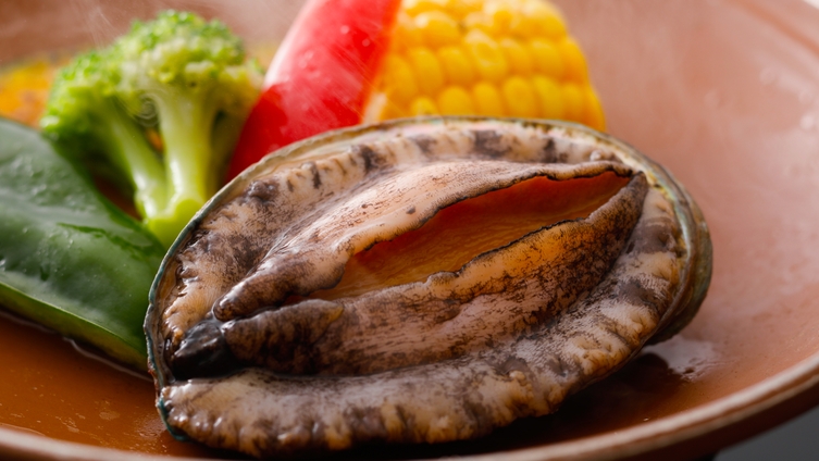 【カニ1杯×鮑踊り焼き×和牛ステーキ】カニ料理にプラスで大満足！欲張りプラン♪