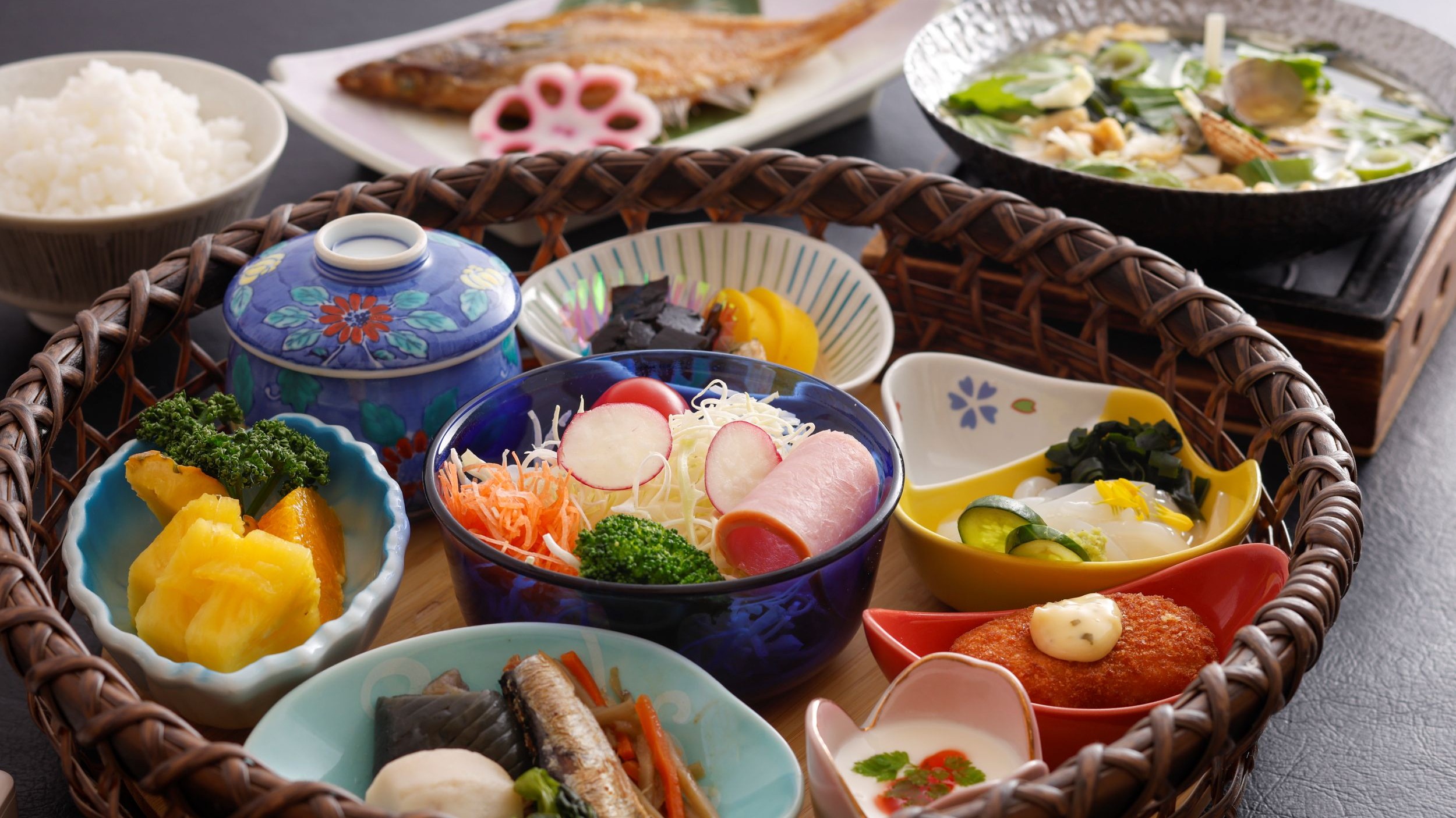 朝食