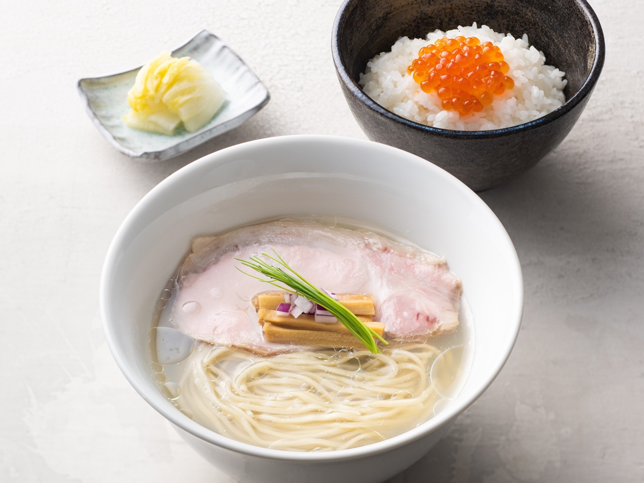 【朝食付】中華蕎麦（塩・醤油）としじみ出汁茶漬けから選べるセットメニュー！