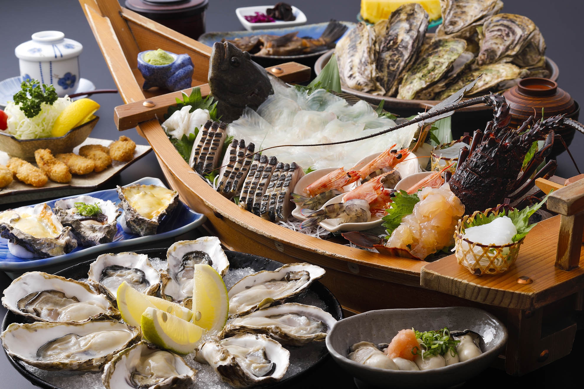 夕食個室【伊勢海老あわび付舟盛＋牡蠣料理コース】自慢のカキフライもおかわり自由 ｜ 海辺の宿
