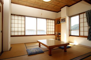 Japanese-style room