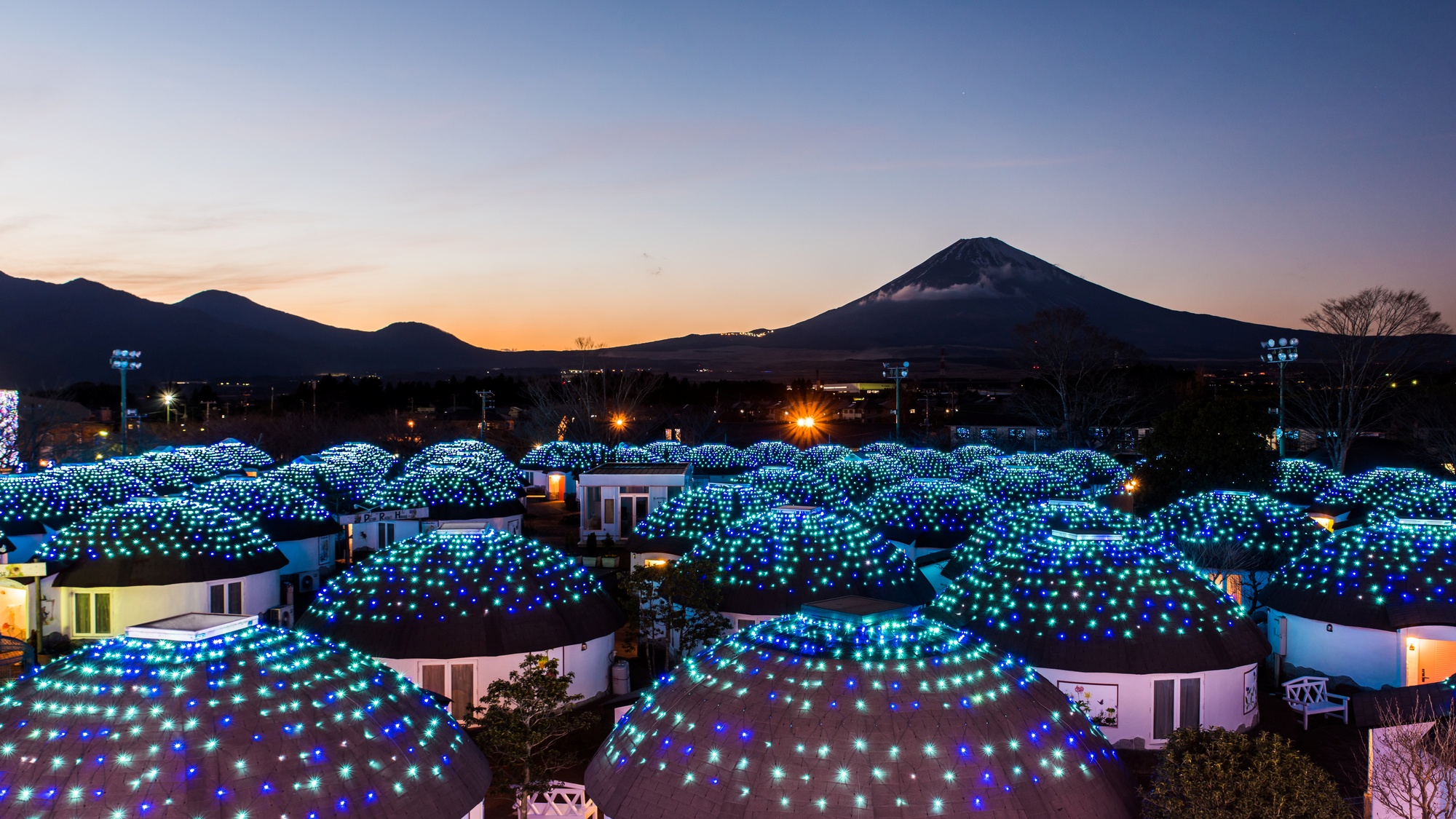 【当館から車で15分】イルミネーションが楽しめる複合リゾート施設「御殿場高原・時之栖」