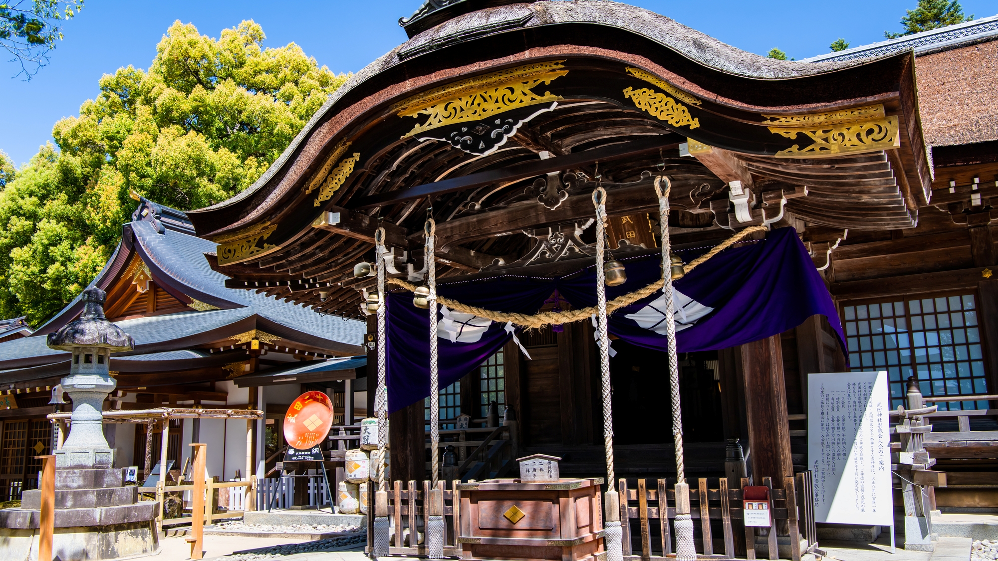 【当館から車で約22分】武田信玄を祀る神社で、武田氏の歴史に触れられる「武田神社」