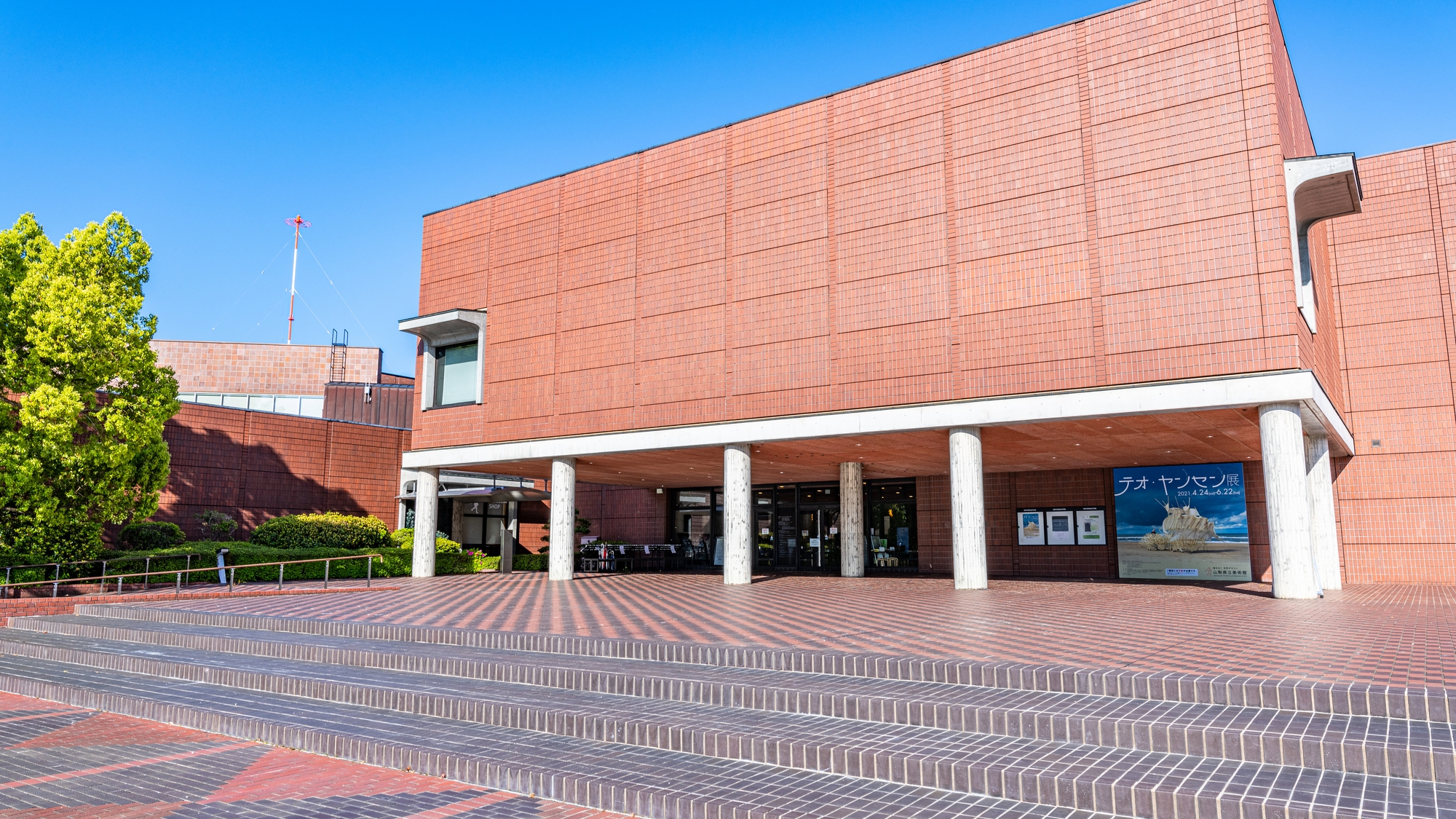 【当館から車で約15分】「山梨県立美術館」ミレーの種をまく人など、西洋近代絵画のコレクションが充実