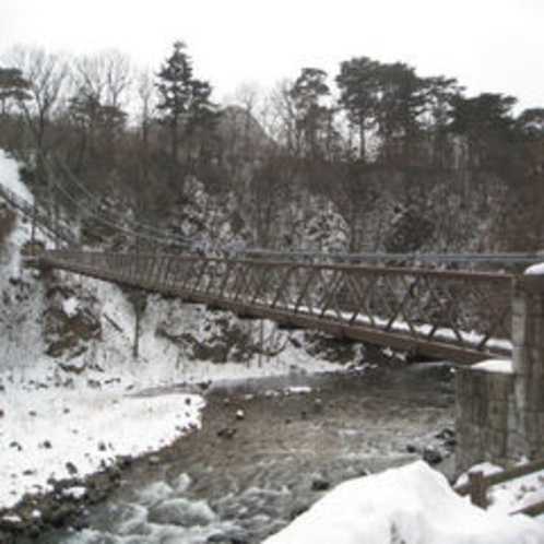 冬の七ツ岩吊橋