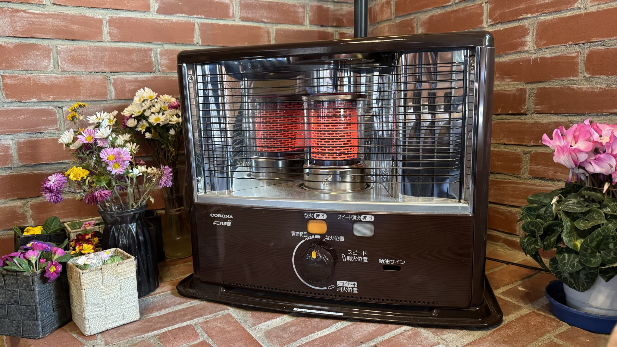 冬はストーブを各お部屋にご準備！