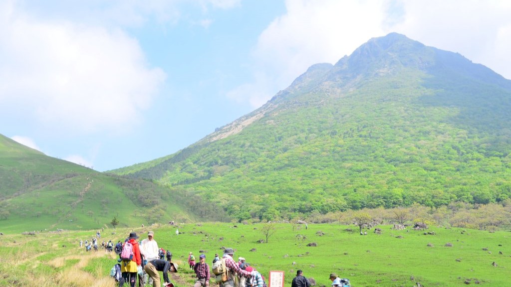 【由布岳】登山口まで車で約10分