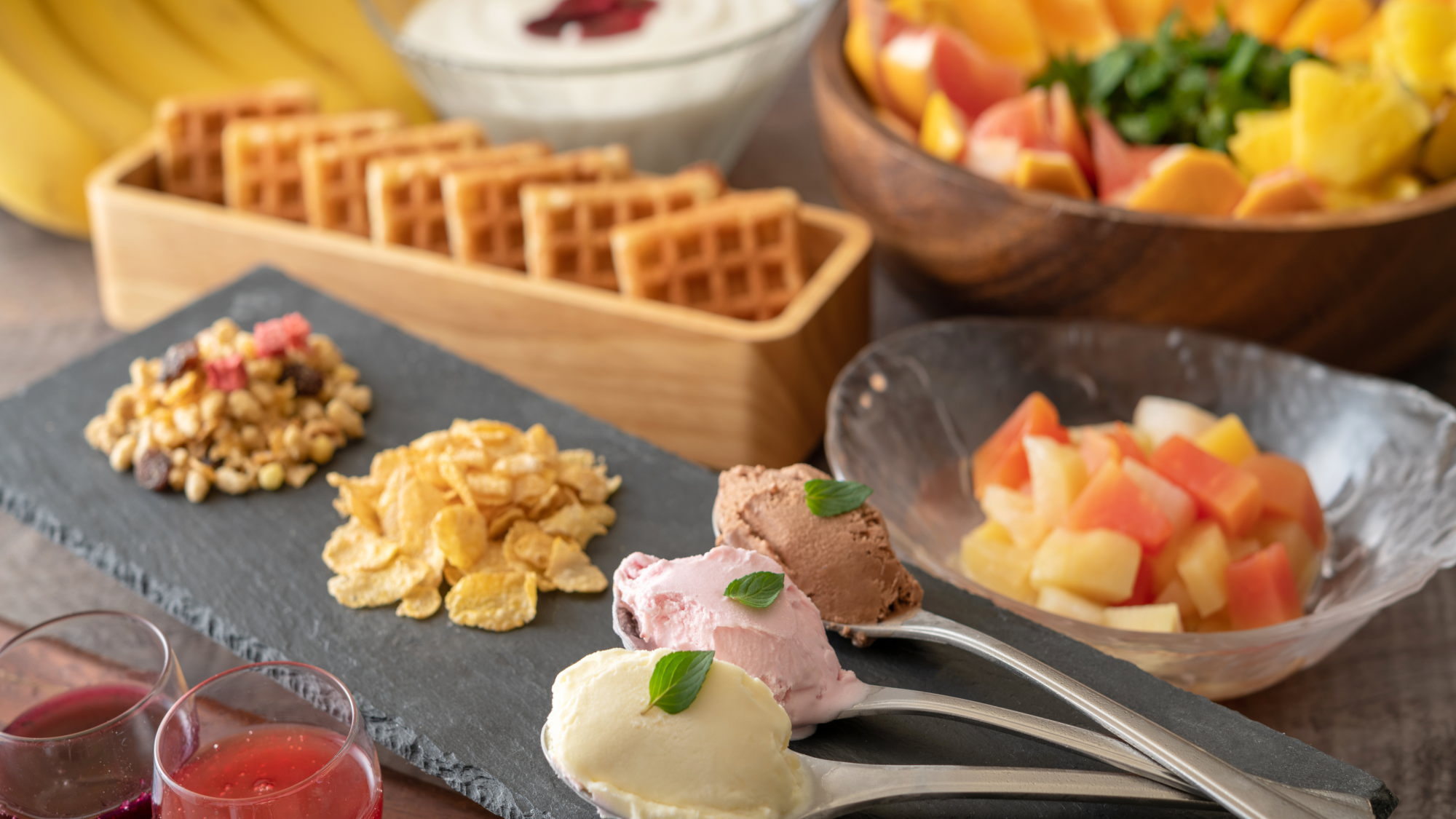 【朝食ビュッフェ】グラノーラやヨーグルト、フルーツもどうぞ♪ ※イメージ