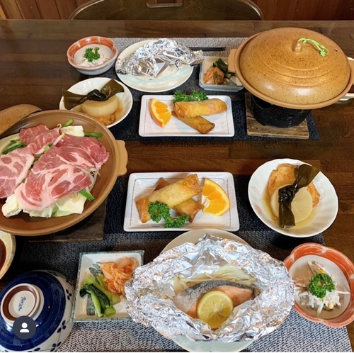 【夕食】人気メニュー！おでんに手作り春巻き、鮭のホイル焼き！