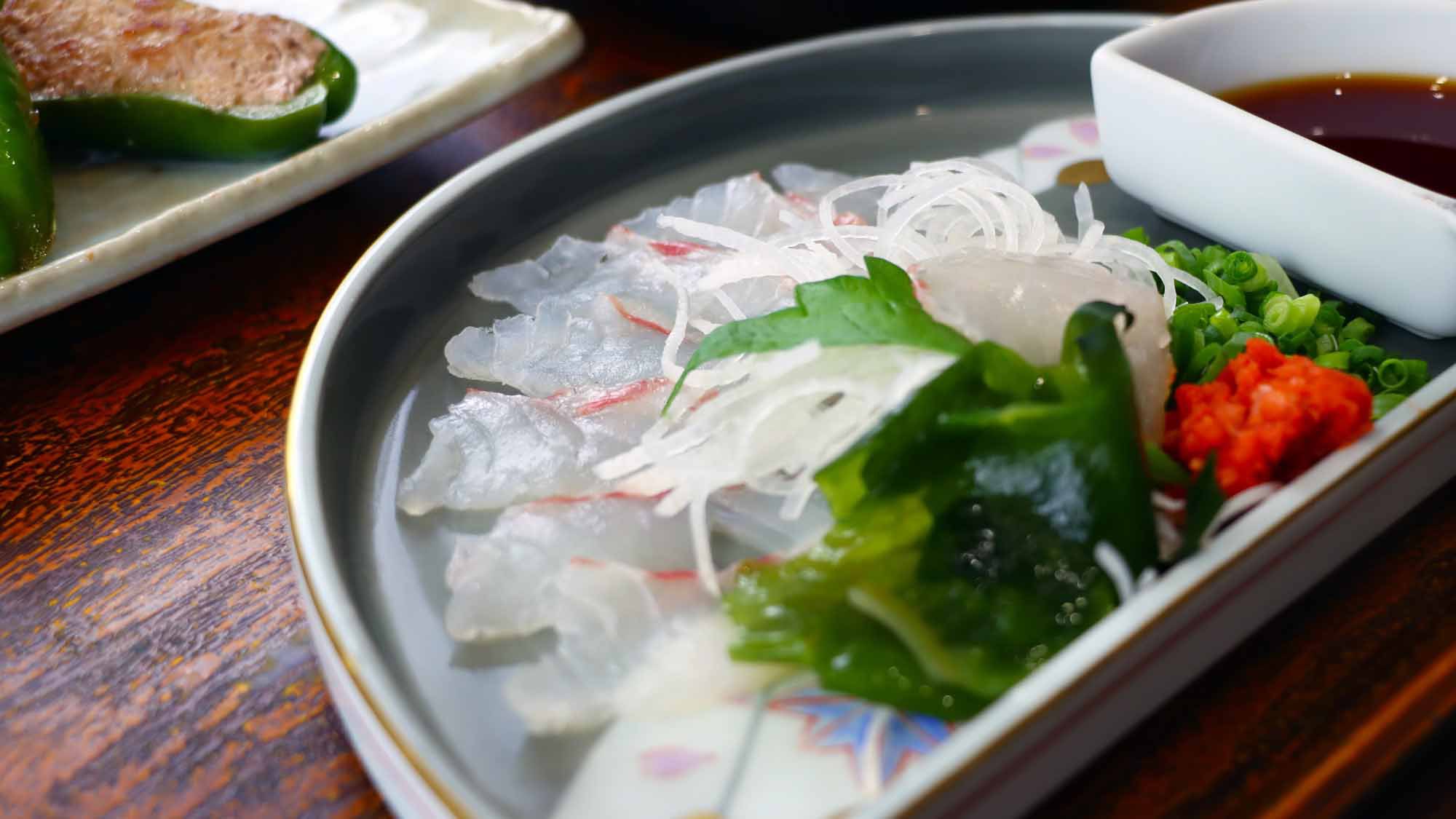 【1泊2食付】メイン3皿+副菜バイキングの大満足夕食と朝食バイキングでしっかりスタミナ！