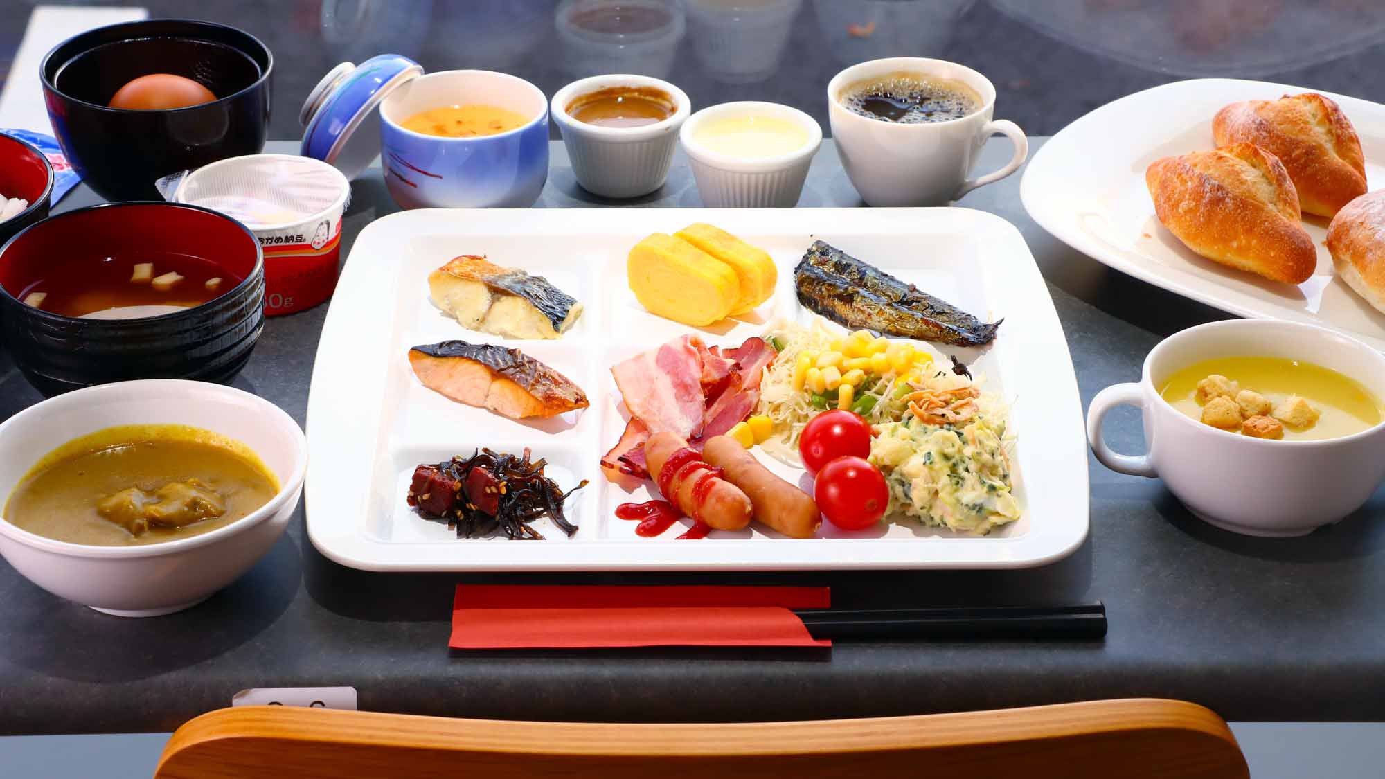 【1泊朝食付】朝6時からOK！朝食バイキングで元気の源をしっかり付けて今日も一日頑張ってください