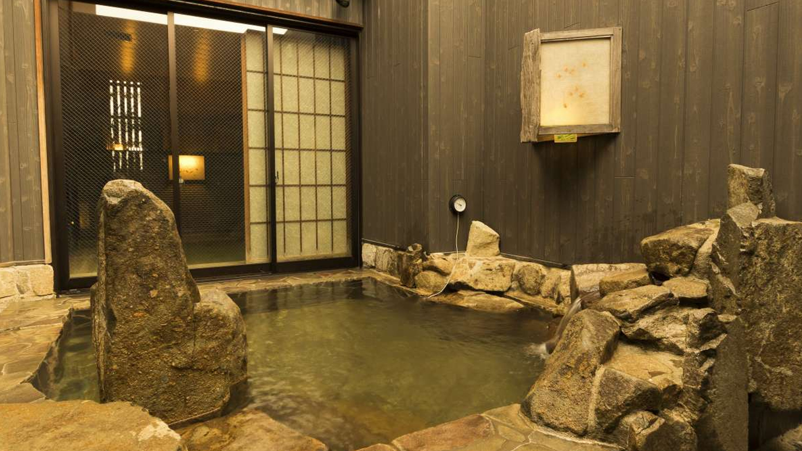 ■大浴場　女性露天風呂（湯温41℃～42℃）
