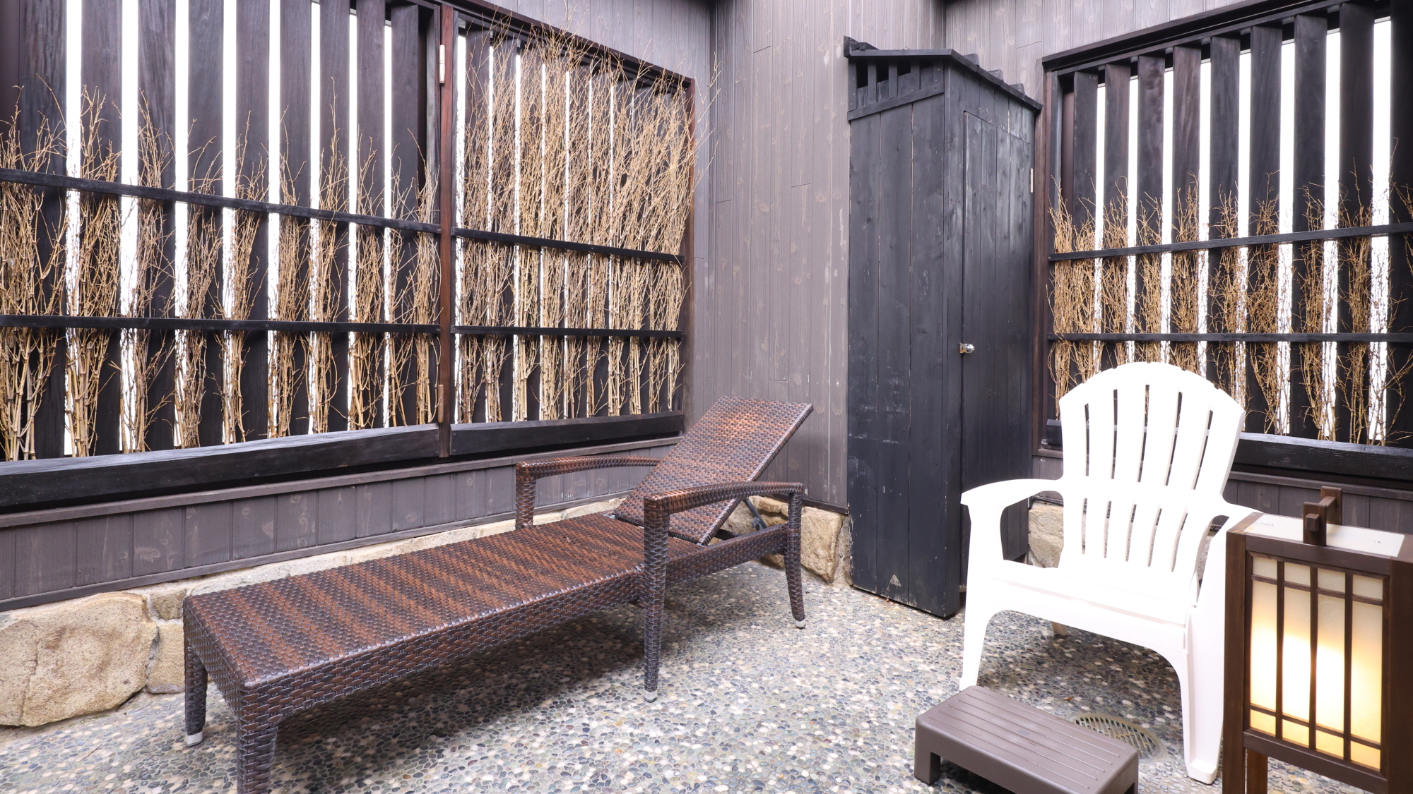 ◆露天コーナーととのい椅子