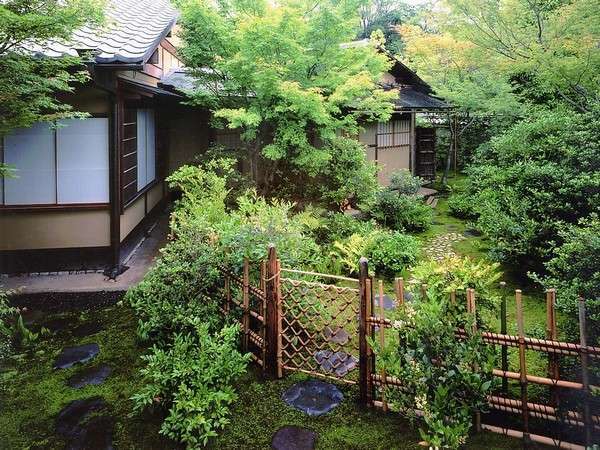 ◆姫路城西御屋敷跡庭園・好古園：茶室双樹庵（夏）
