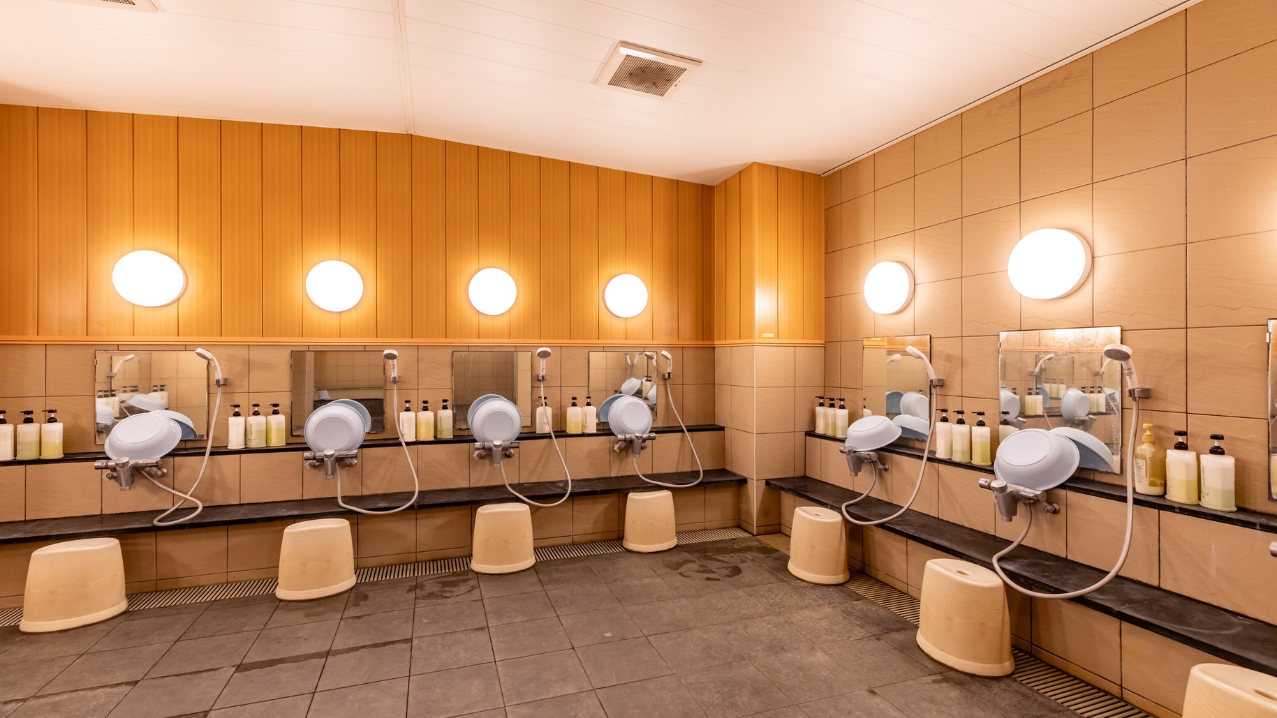 【夕食付】大満足夕食付きでこの価格！最終イン20時半迄OK！