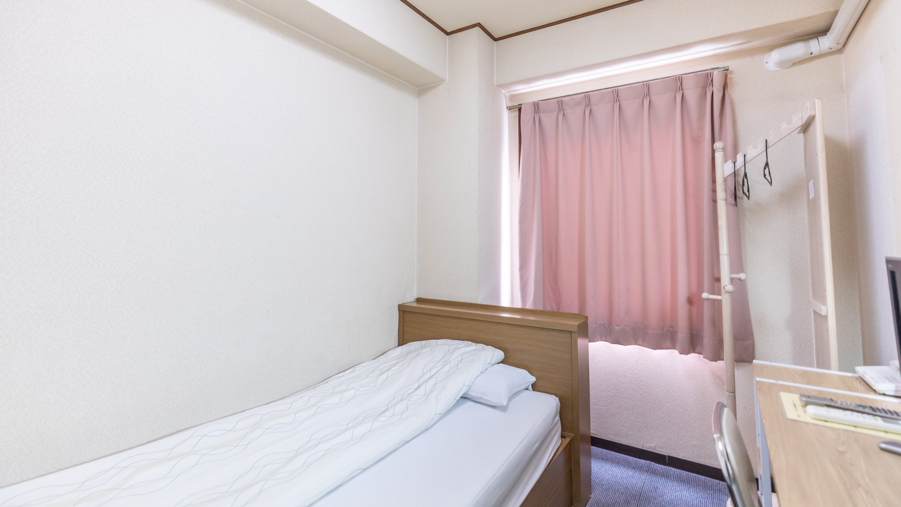 【禁煙】シングルルーム（ユニットバスタイプ）7平米