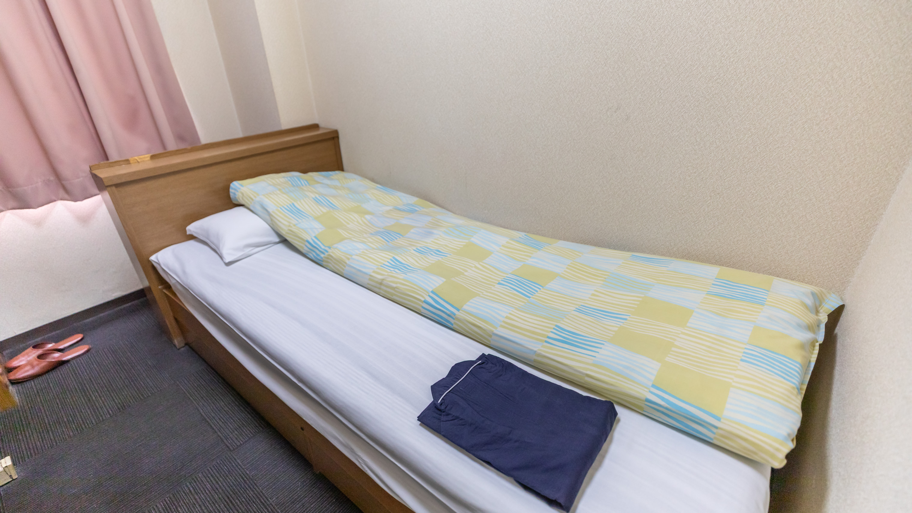 【喫煙】シングルルーム（ユニットバスタイプ）7平米