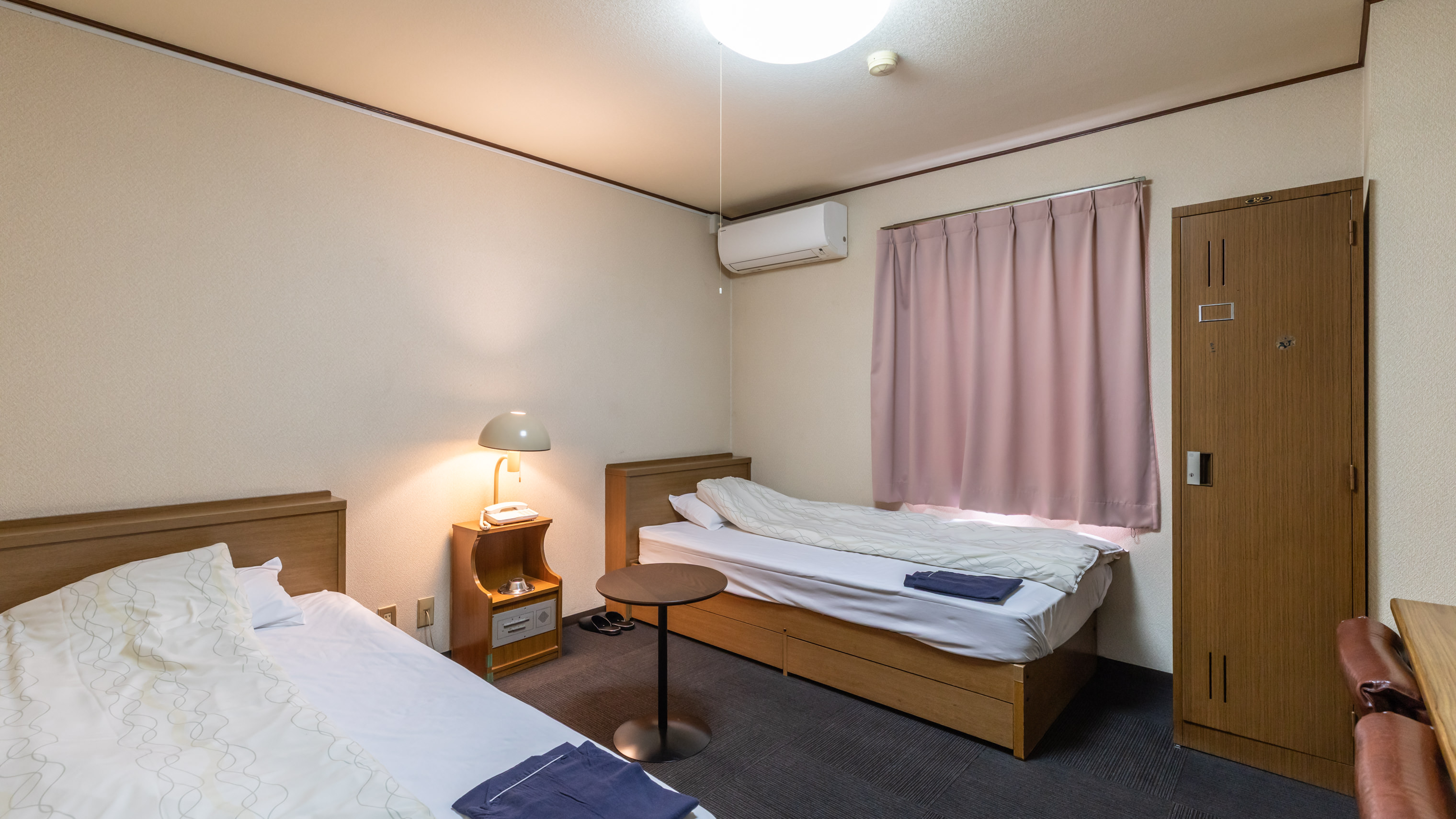 【喫煙】ツインルーム（バス・トイレ付）