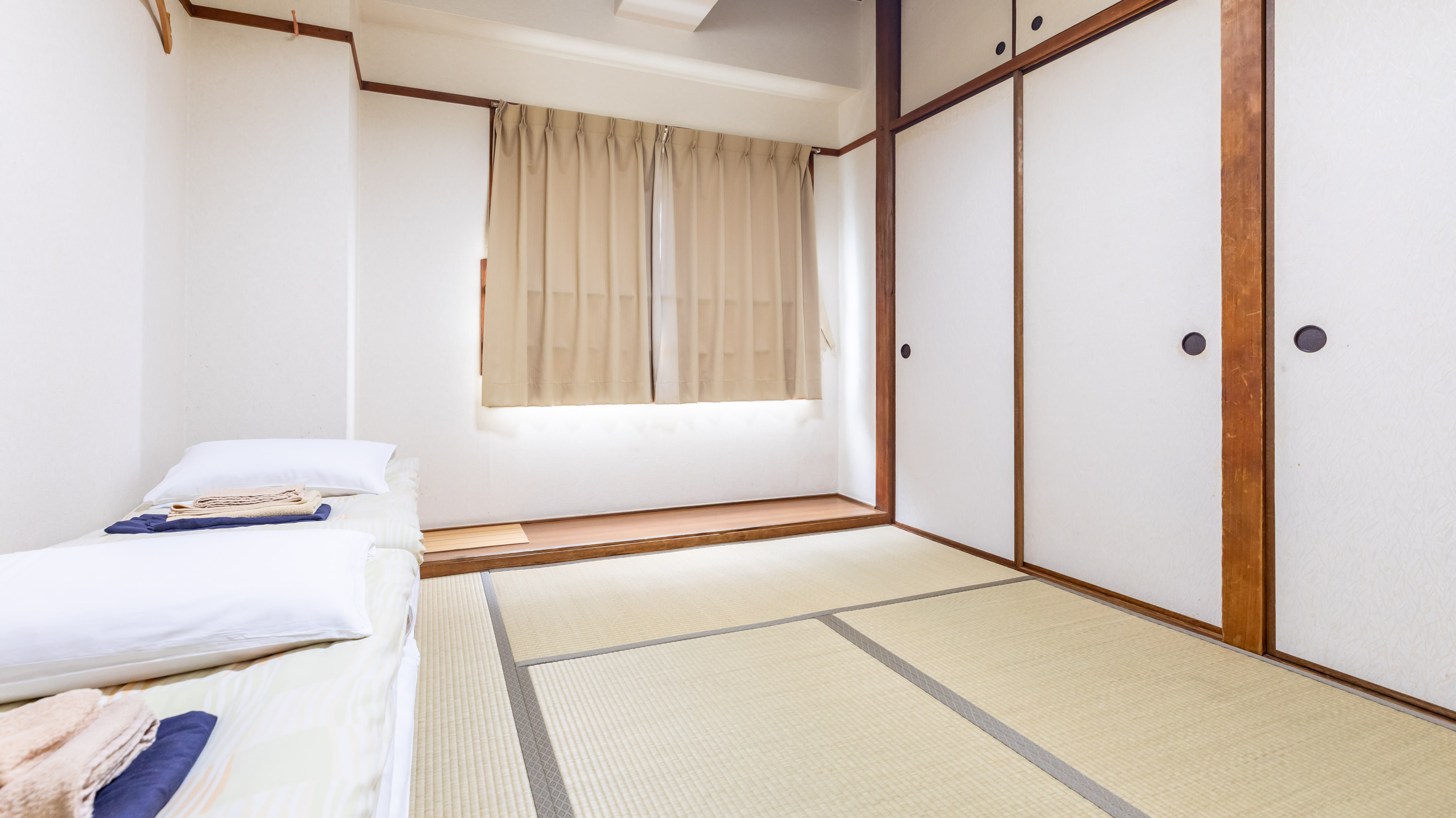 【喫煙】和室1～3名様（バス・トイレ共用）