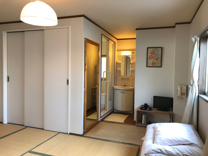 バス付トイレ共用２、３名（客室一例）