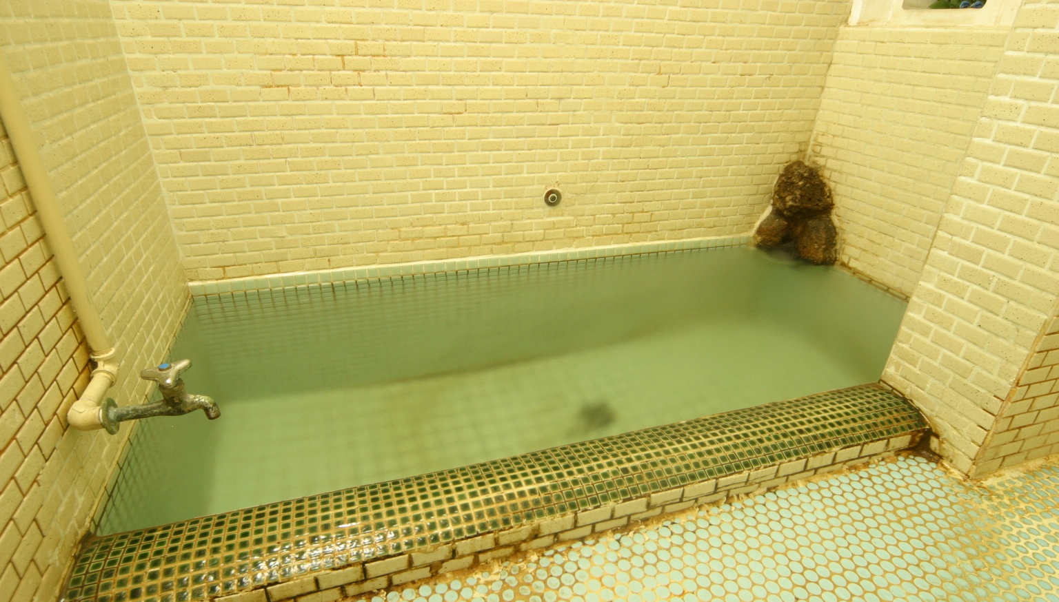 内湯＆露天風呂 24時間いつでもご利用いただけます。