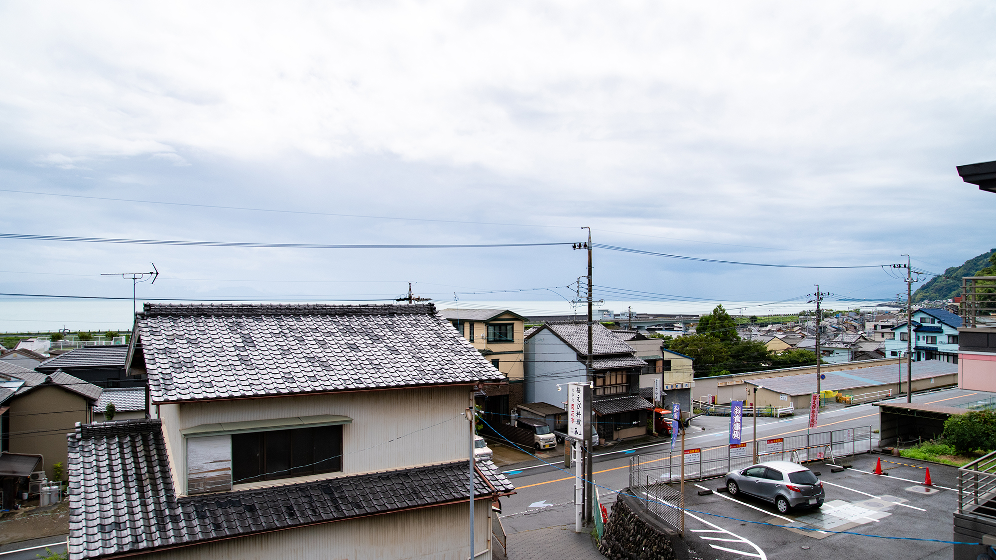 *お部屋一例／203号室の眺望。海をご覧いただけます。