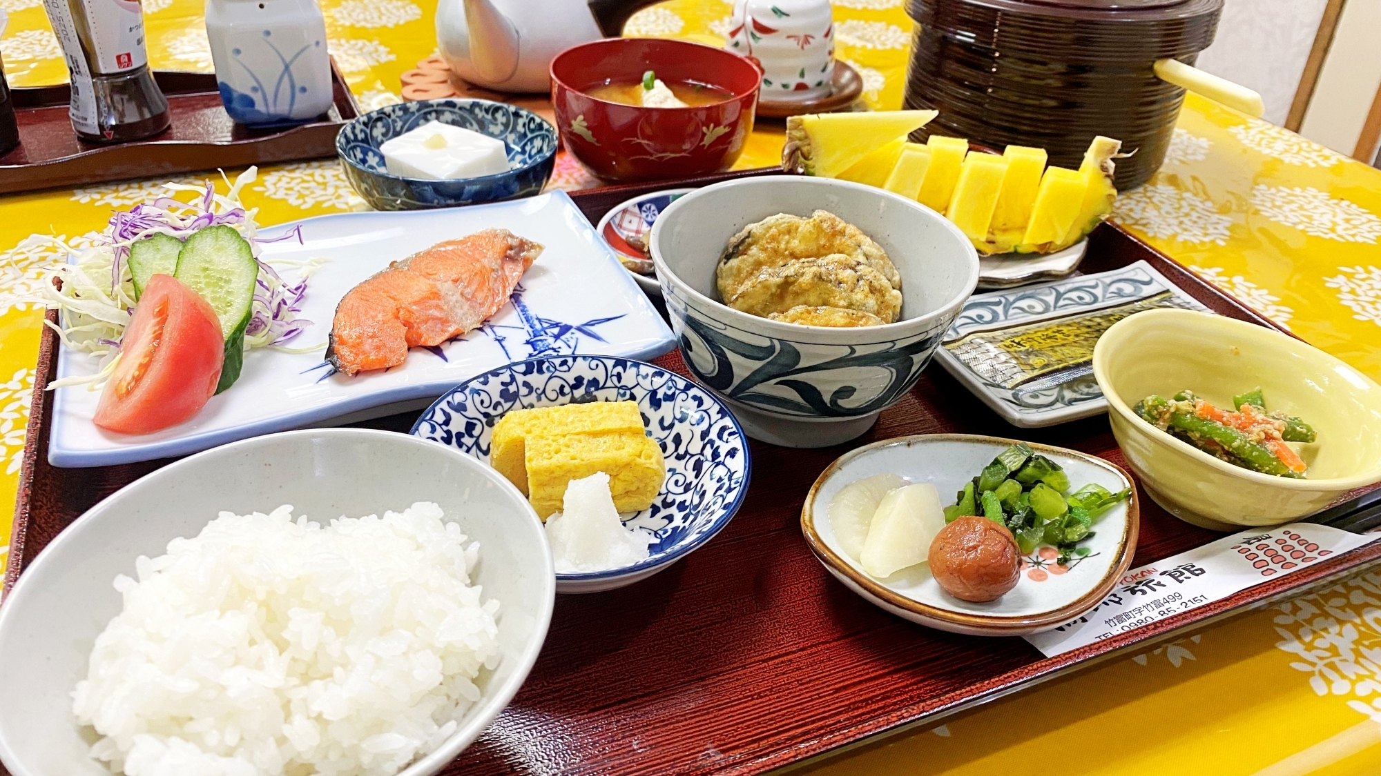 *【朝食一例】品数豊富な旅館自慢の和朝食膳。贅沢な一日の始まりを。