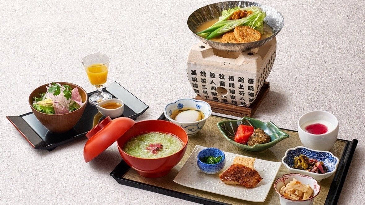 【夏季限定】雅な船遊びを体験！大堰川に浮かぶ嵐山鵜飼見物チケット付き《朝食付き》