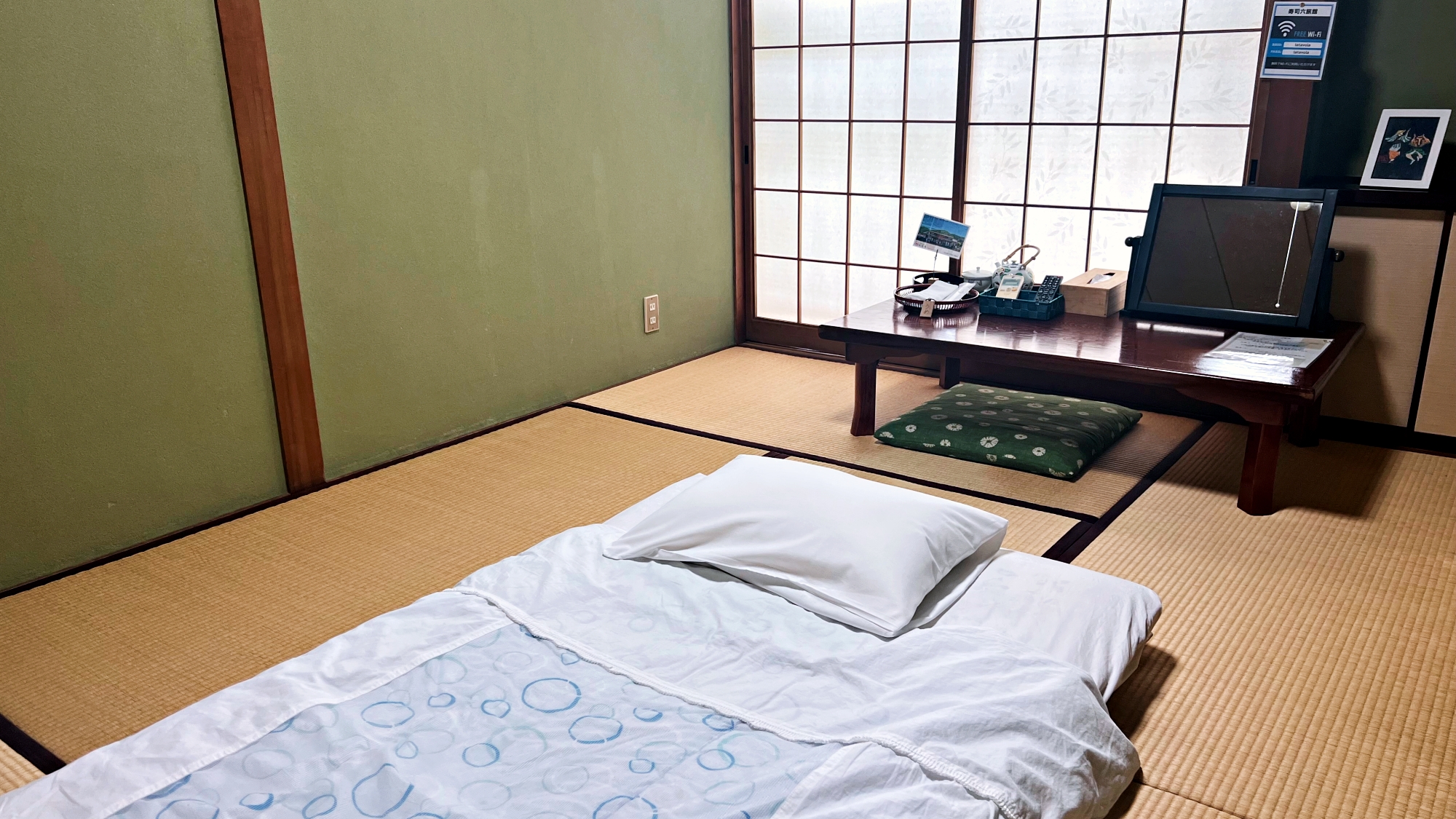 *【禁煙】和室6畳（バストイレ共同）