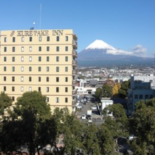 ホテルと富士山