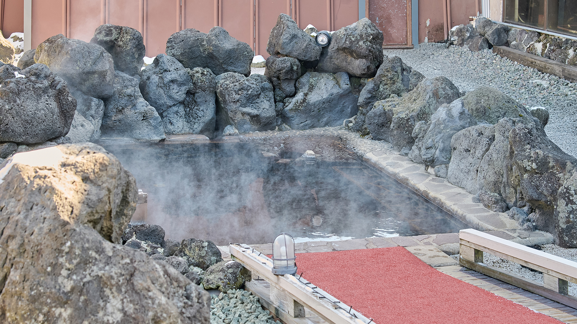 大自然阿蘇健康の森【阿蘇健康火山温泉】露天エリア　岩風呂
