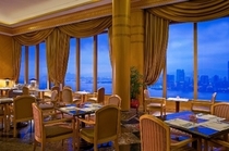 グランド　クラブからはビクトリアハーバーと摩天楼の眺めを堪能できます♪ restaurant