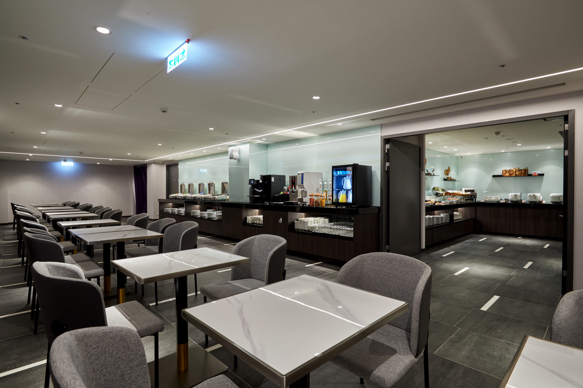 朝食レストラン