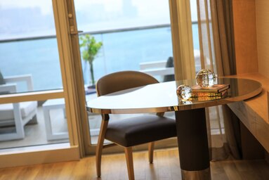 Patio Harbour View Guest Room