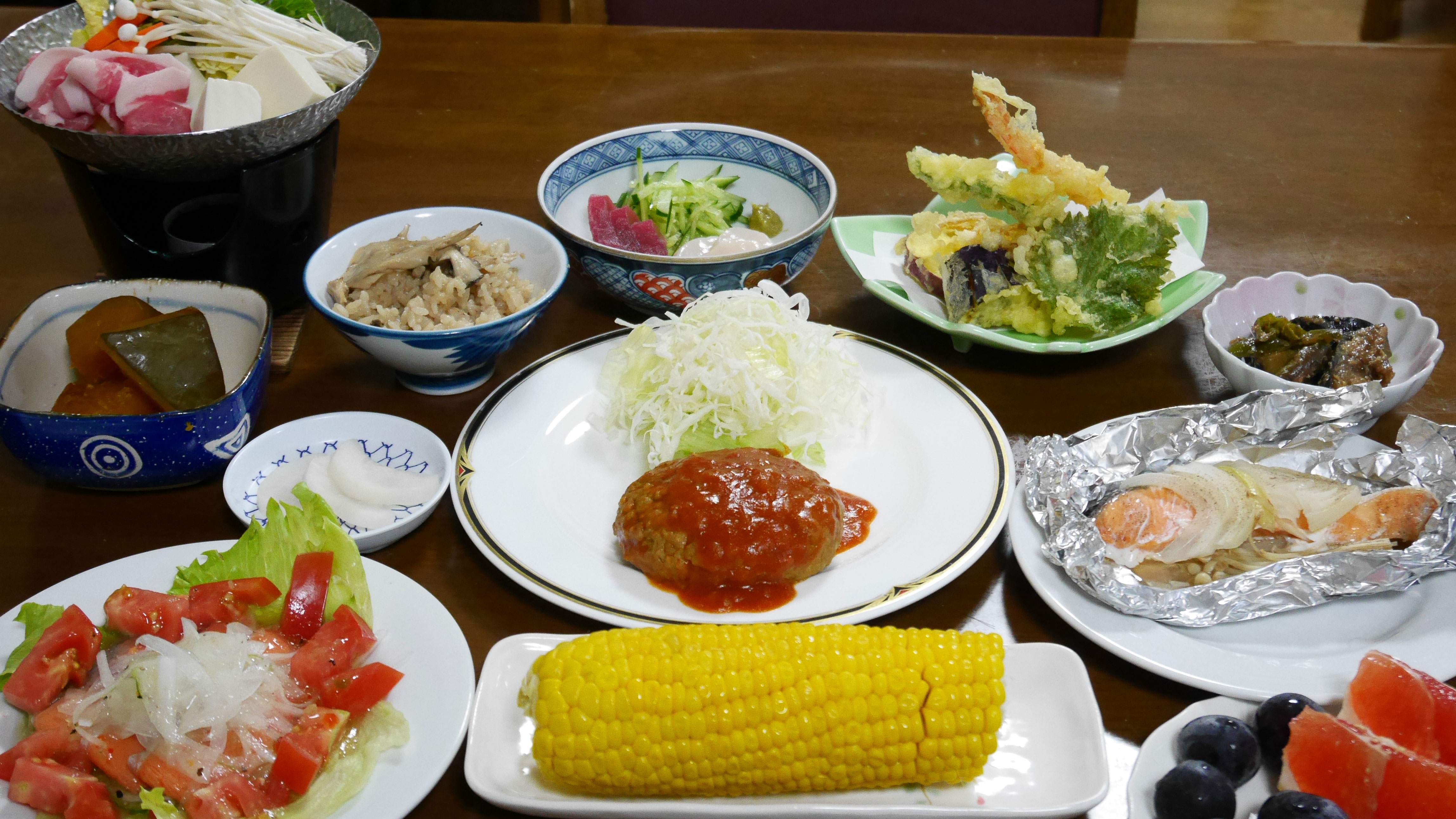 *夕食一例／旬の食材を使った家庭料理や新潟の郷土料理をご用意いたします。