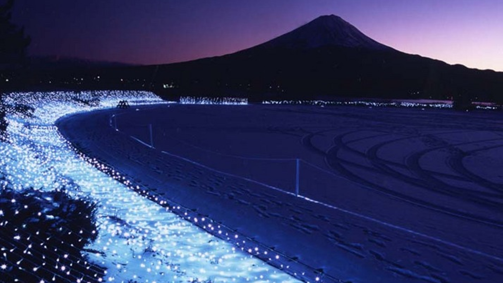 *冬のイルミネーション／河口湖の冬の風物詩♪美しい光のナイアガラ＆ウェイブの世界☆