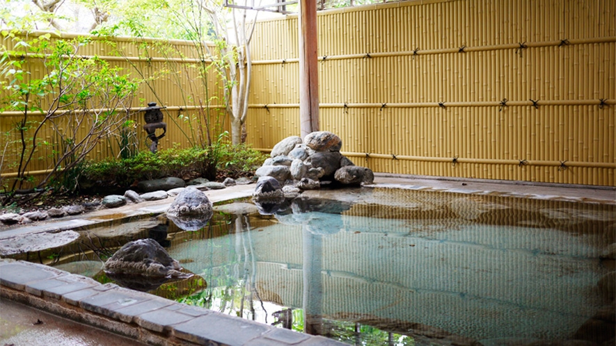 *大浴場／晴れた日の露天風呂からは富士山が見えることも！（冬季1.2月はご利用頂けません）
