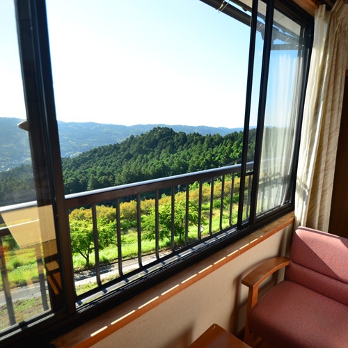 【朝食付】朝はしっかり和定食。六郷満山の山なみや朝日を眺め気持ちの良い朝を。
