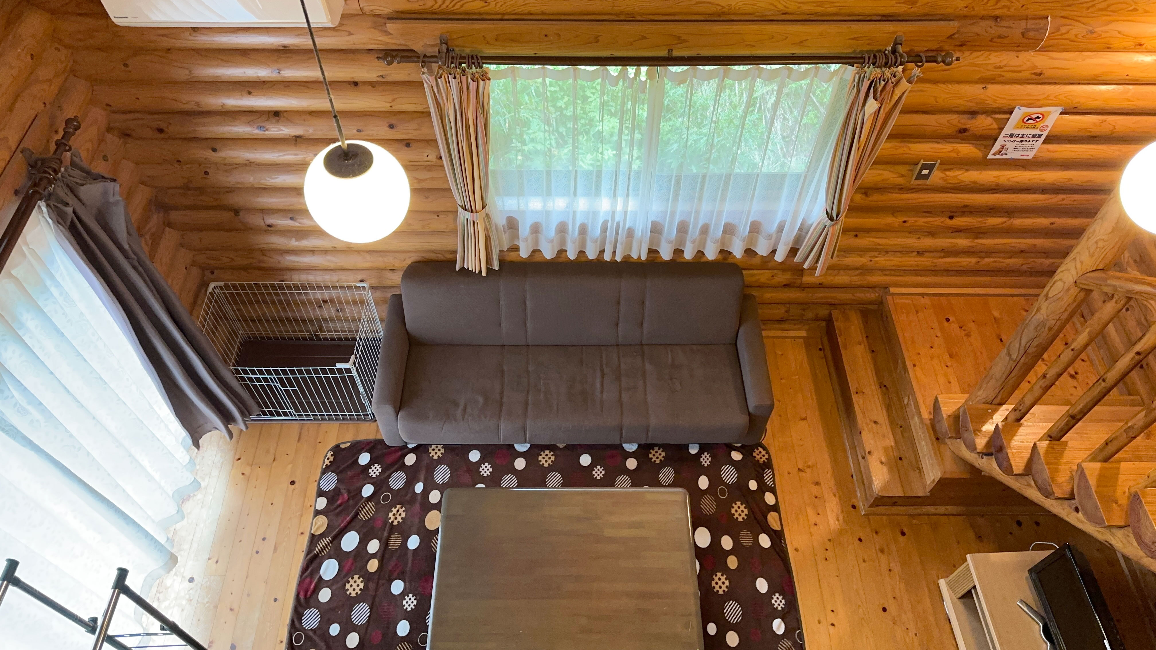 木の温もり感じるロッジで愛犬とアウトドアステイをお楽しみください。