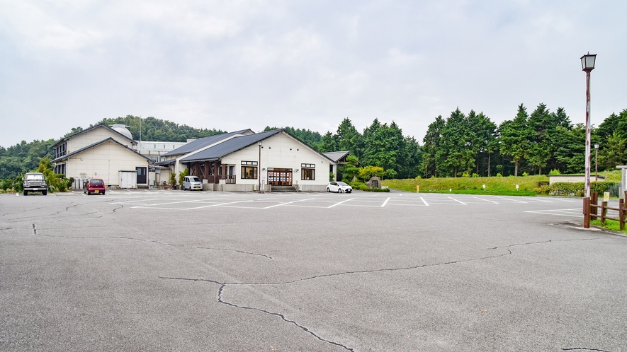 *【施設】当館目の前に駐車場がございますので、移動も楽です♪