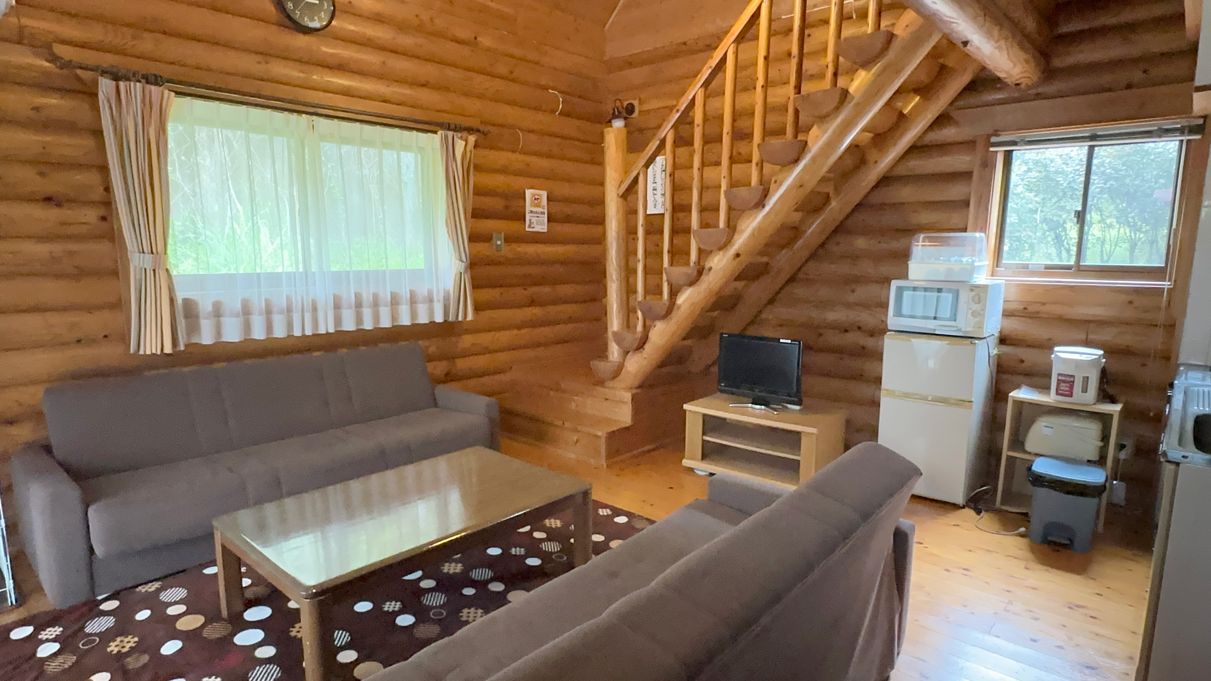 ペット同泊ロッジ:ワンちゃんOK！キッチン・テレビ付きの快適ロッジでお泊まり♪