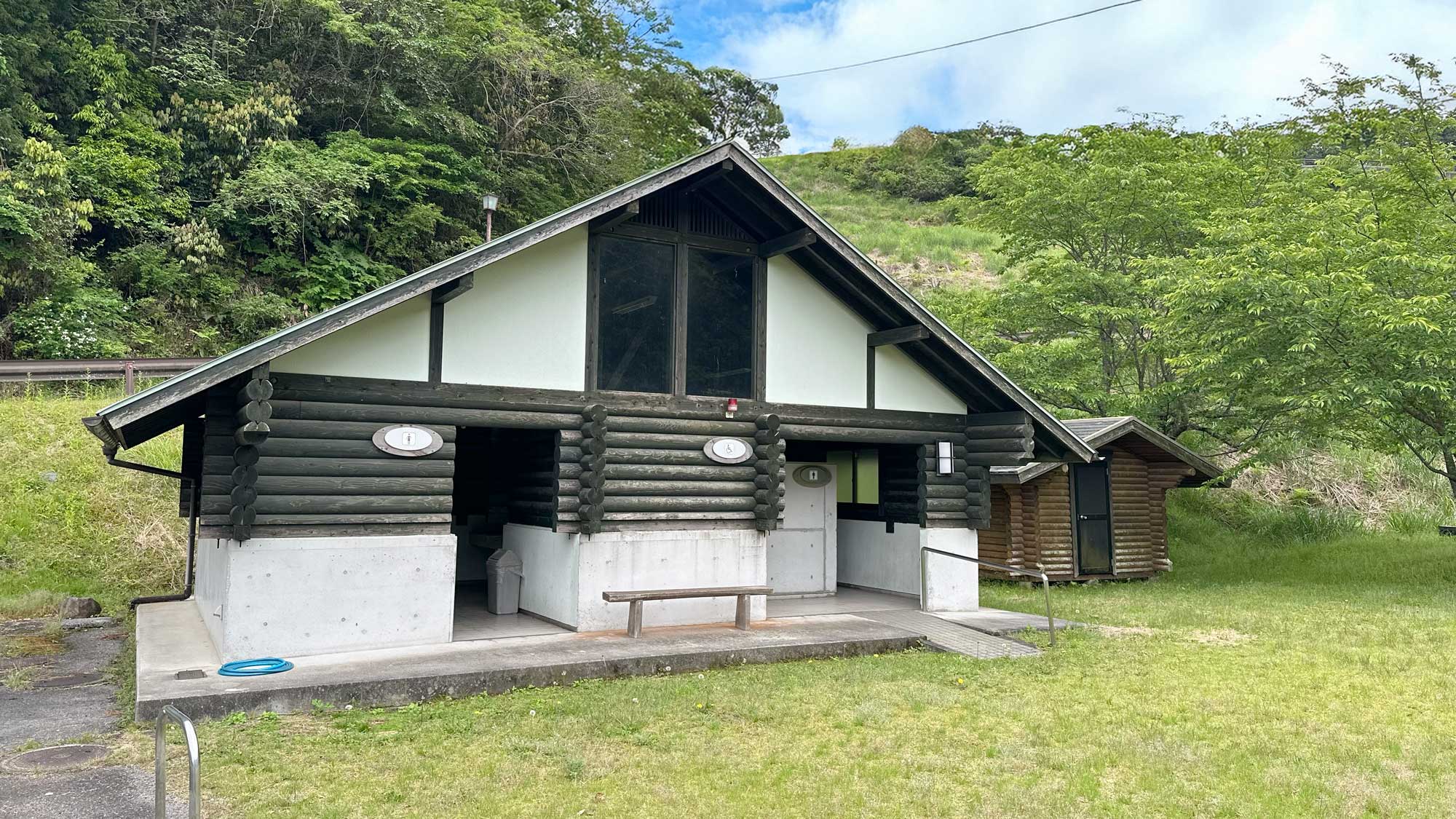 キャンプサイトのお手洗い