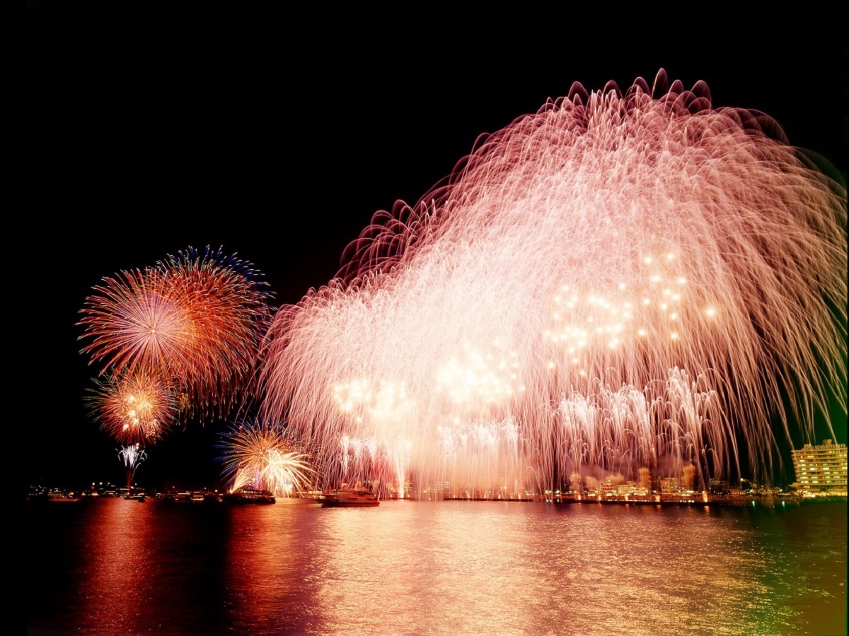 【8/18〜8/20限定】土肥サマーフェスティバル海上花火大会★1泊2食バイキングプラン