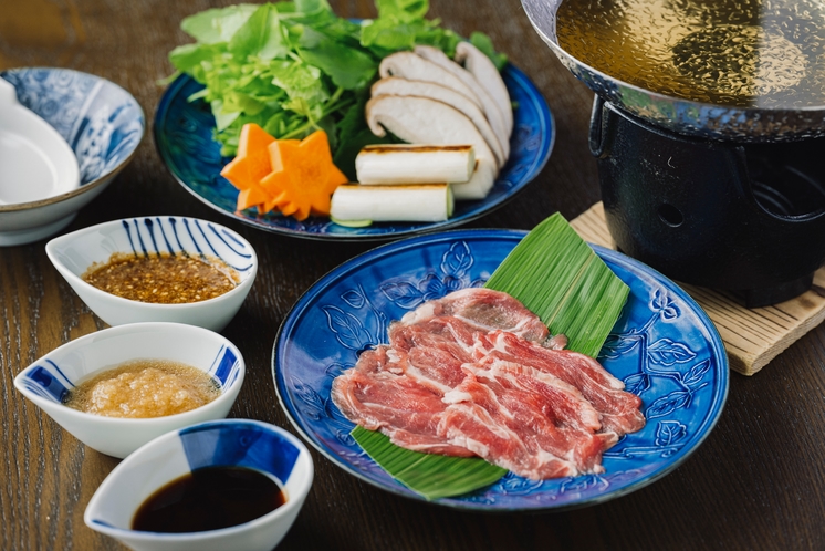 自社牧場産ひつじを季節のお野菜鍋で楽しむグルメプラン