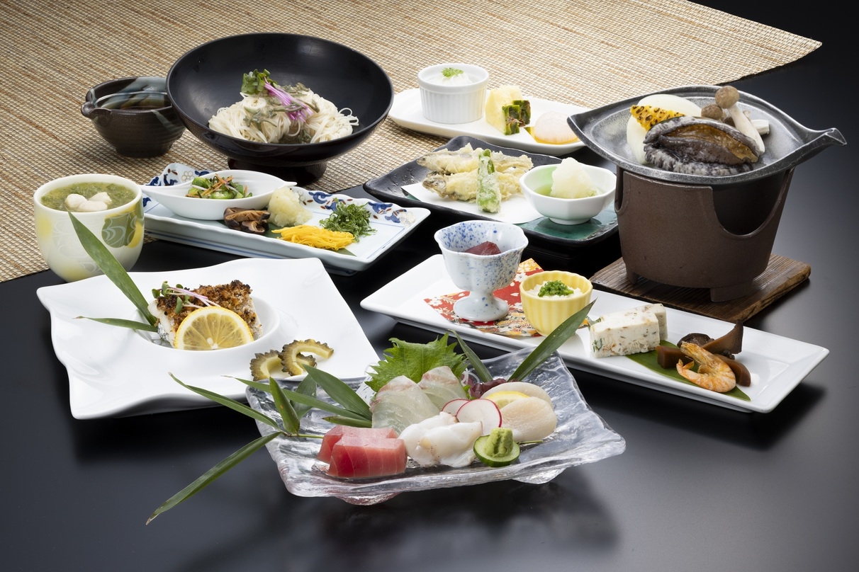 【家族旅行】地＆旬の食材と三河湾の眺望を愉しむ！　サンヒルズ三河湾“１番人気”の〈海光プラン〉