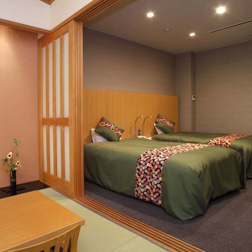 (Japanese-Western style room with hot spring panoramic bath) Twin + 8 tatami mats (with toilet)